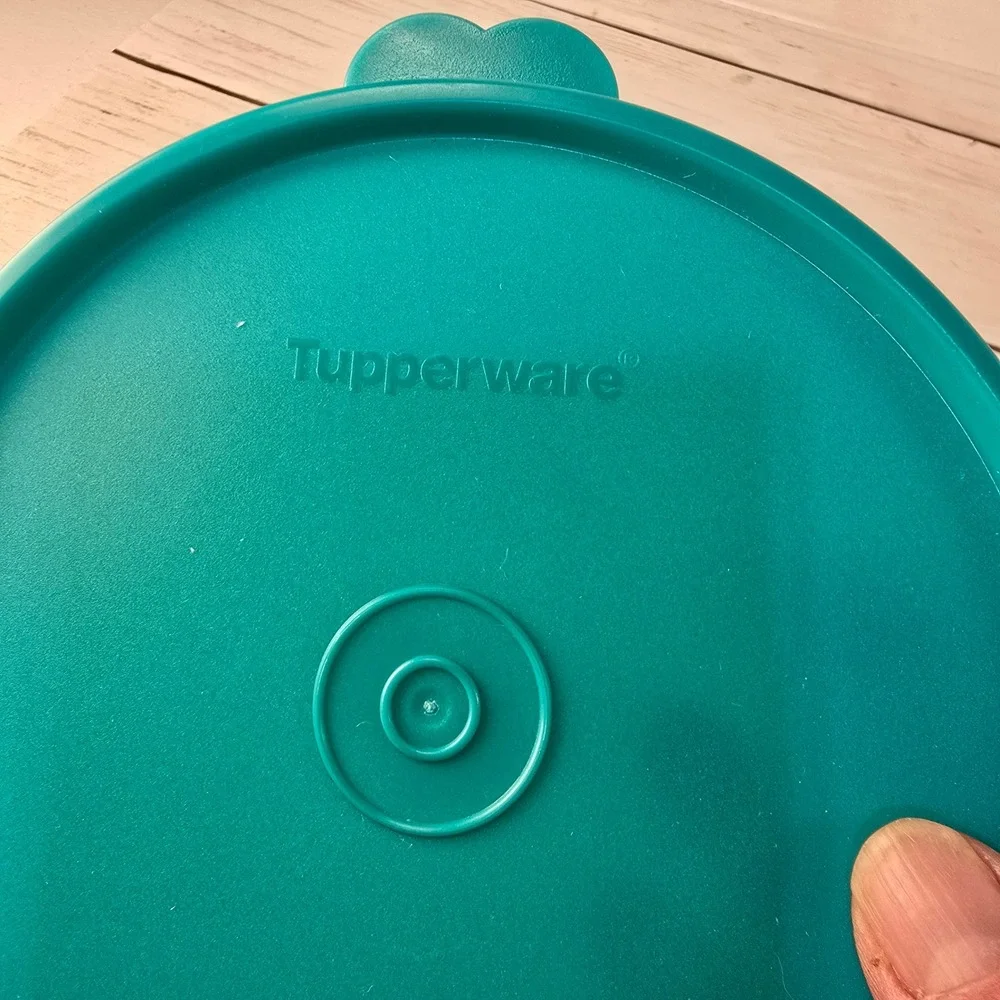 Tupperware Servalier Clear Round Bowl Set‎ 2 Teal Sunburst Lids Made in Mexico